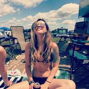 Meet your Posher, Lauren